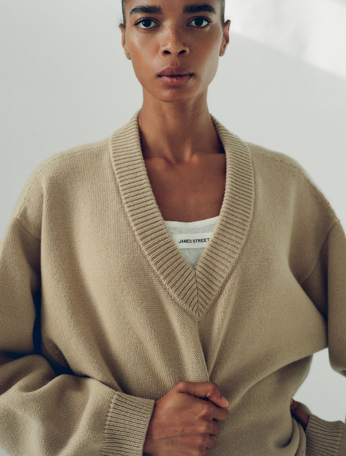 【SLOANE/スローン】 V NECK CARDIGAN Sloane Cashmere Cardigan - Ivory – One Grey Day